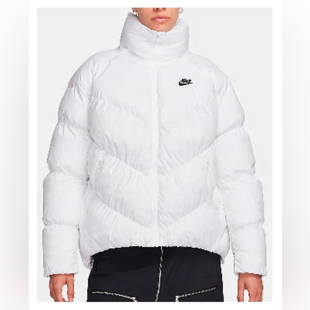 ✨NWT✨Nike Sportswear Windpuffer Therma-Fit Loose White Puffer size medium